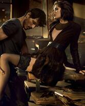 Мужчина и экстравагантная дама